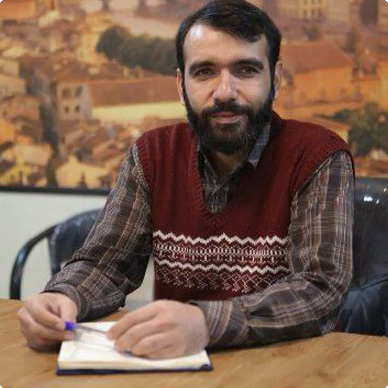 آقای مجید شکریان کلاه کج